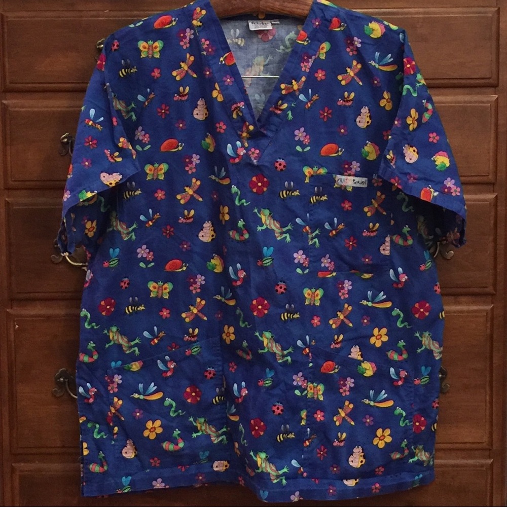 ▫️Crazy Scrubs Scrub Top with Flowers, Bugs, Frogs